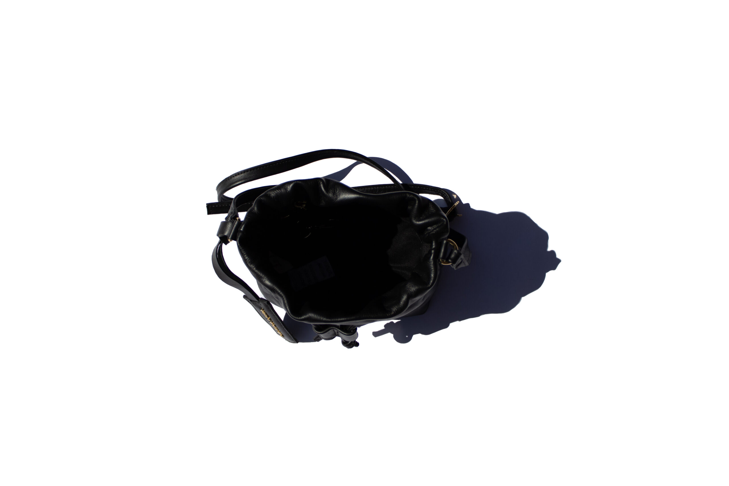 Bolsa Bucket Pequena Preta Vista 3