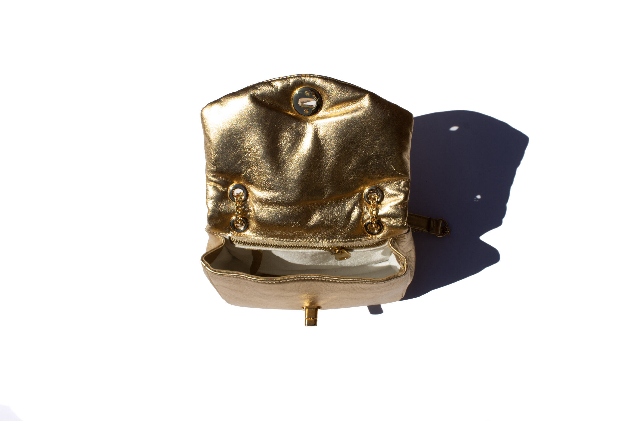 Bolsa Cherie Plié Ouro Vista 3